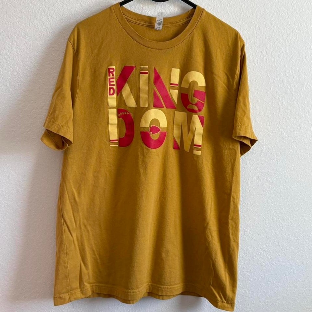 CHEIFS*‎ Red Kingdom Tshirt size XL